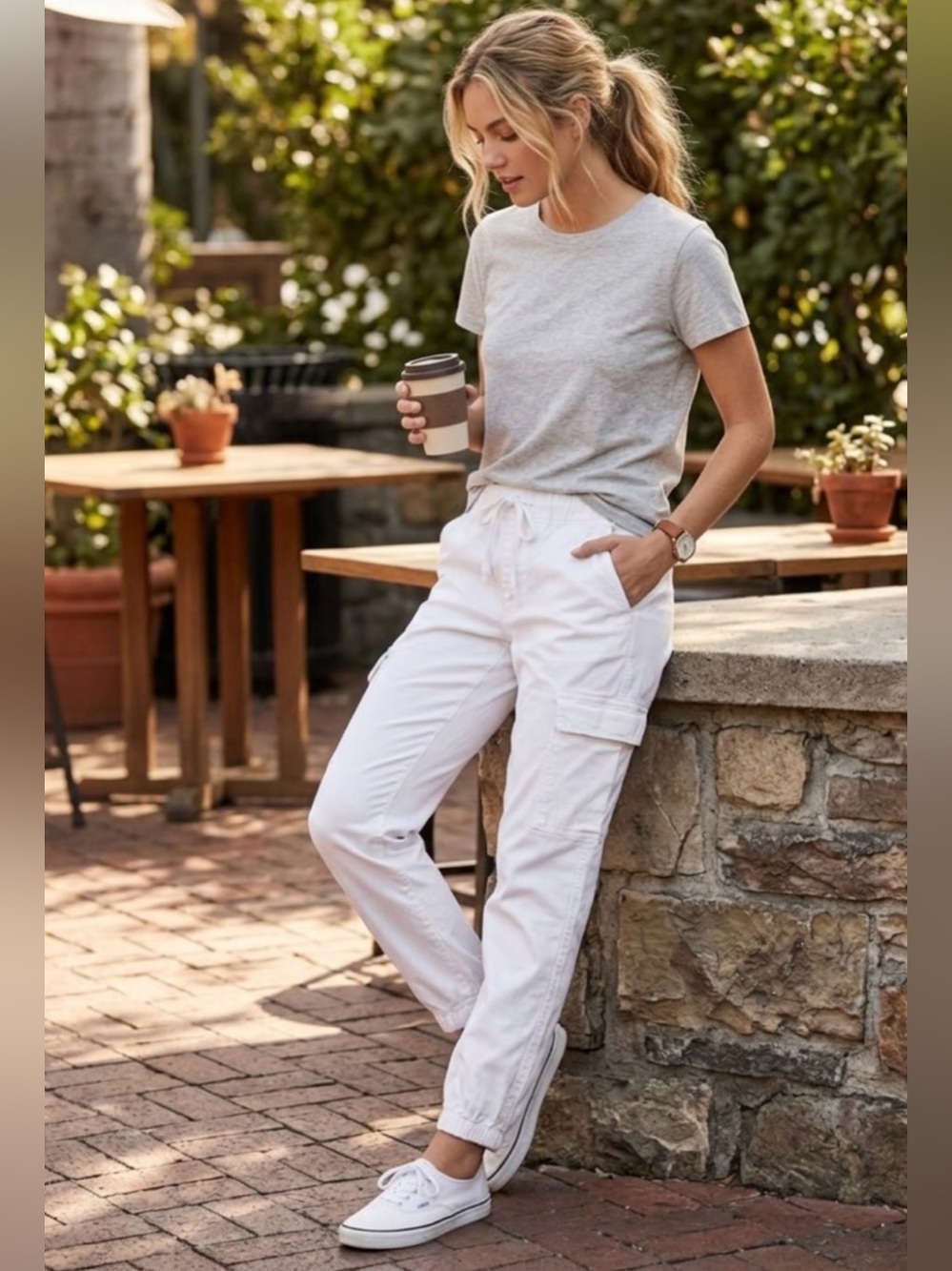 Tinseltown Women's White Cargo Jogger Pants Size L